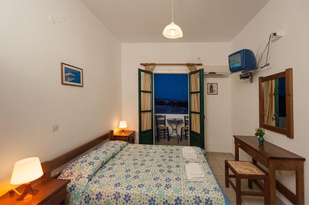 Apostolis Studios Alikí Rum bild